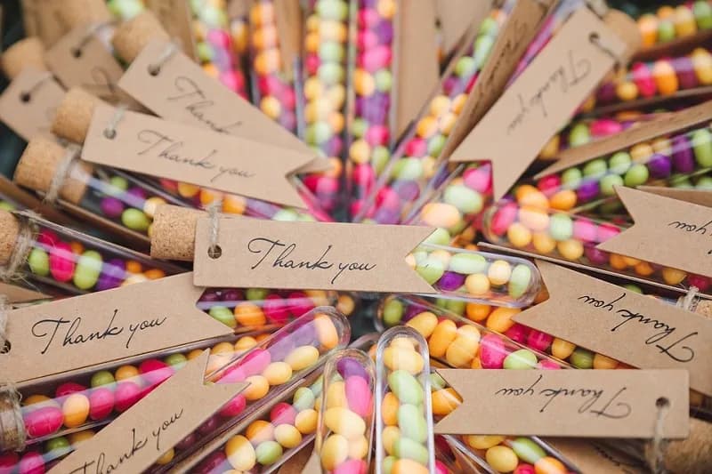 Jak zrobić podziękowania dla gości, które naprawdę ich zachwycą