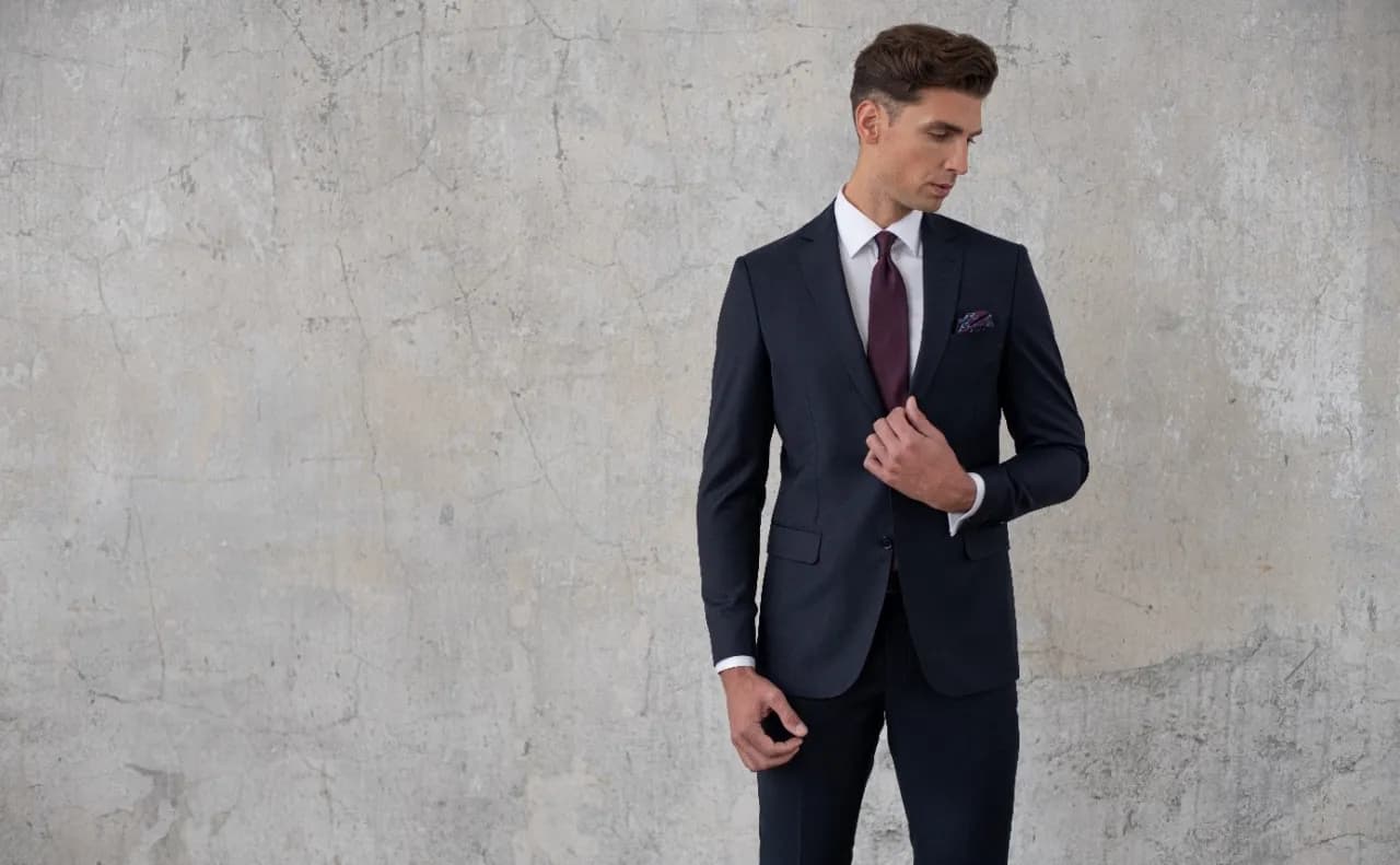 Krawat czy mucha na wesele jako gość – co wybrać, aby zabłysnąć?