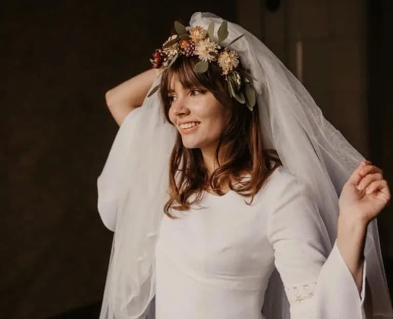 Jakie kolczyki do sukni ślubnej? Oto błędy, których należy unikać