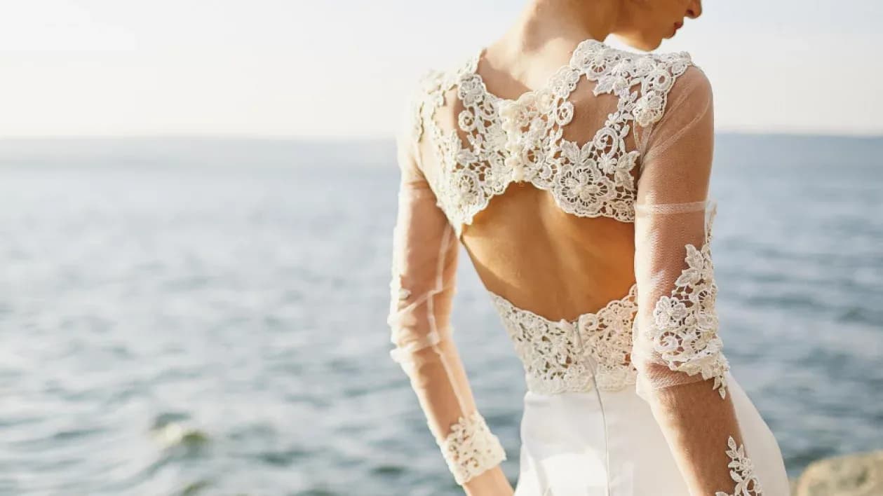 Czy można spalić suknię ślubną? Odkryj jej symboliczne znaczenie