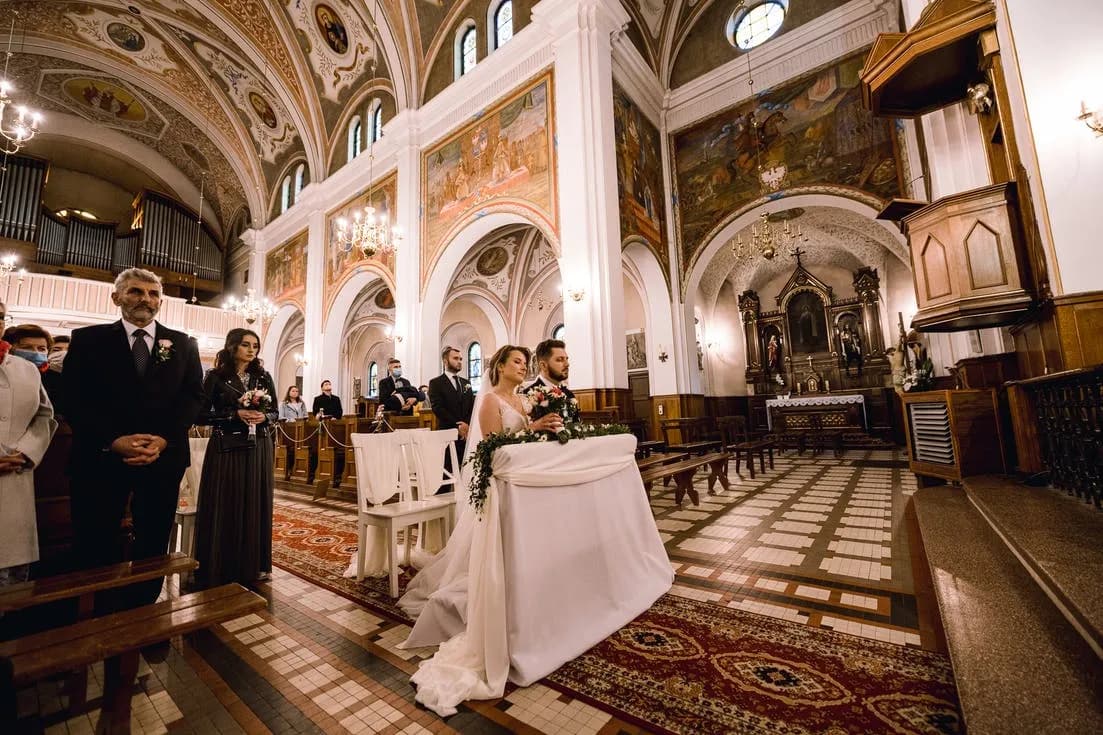 Co do ślubu kościelnego: wymagane dokumenty i ukryte koszty
