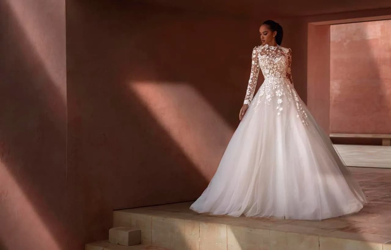 Kolor sukni ślubnej znaczenie: Jak wybrać idealny kolor dla siebie