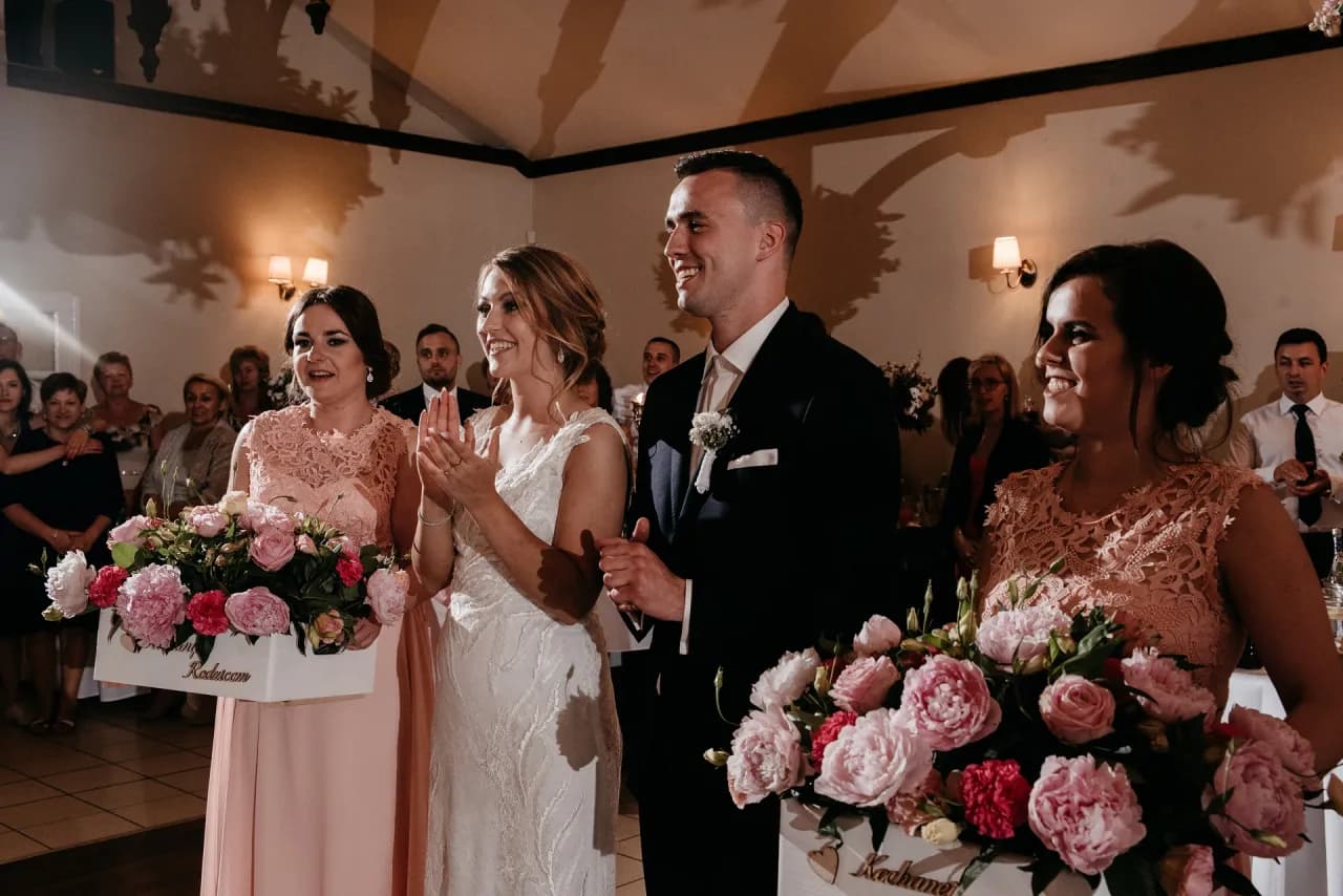 Kiedy podziękowania dla rodziców na ślubie i weselu, aby uniknąć chaosu