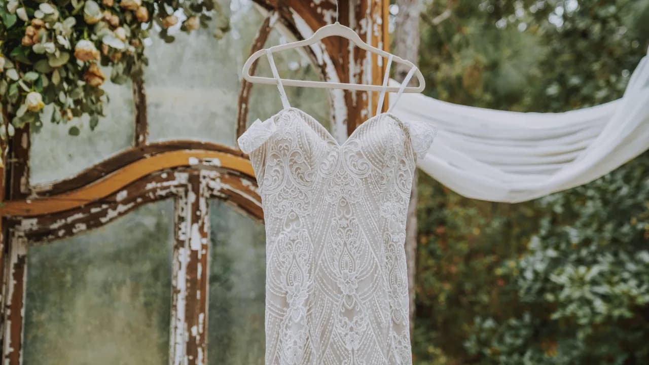 Jak przerobić suknię ślubną na nową, stylową kreację bez wydawania fortuny