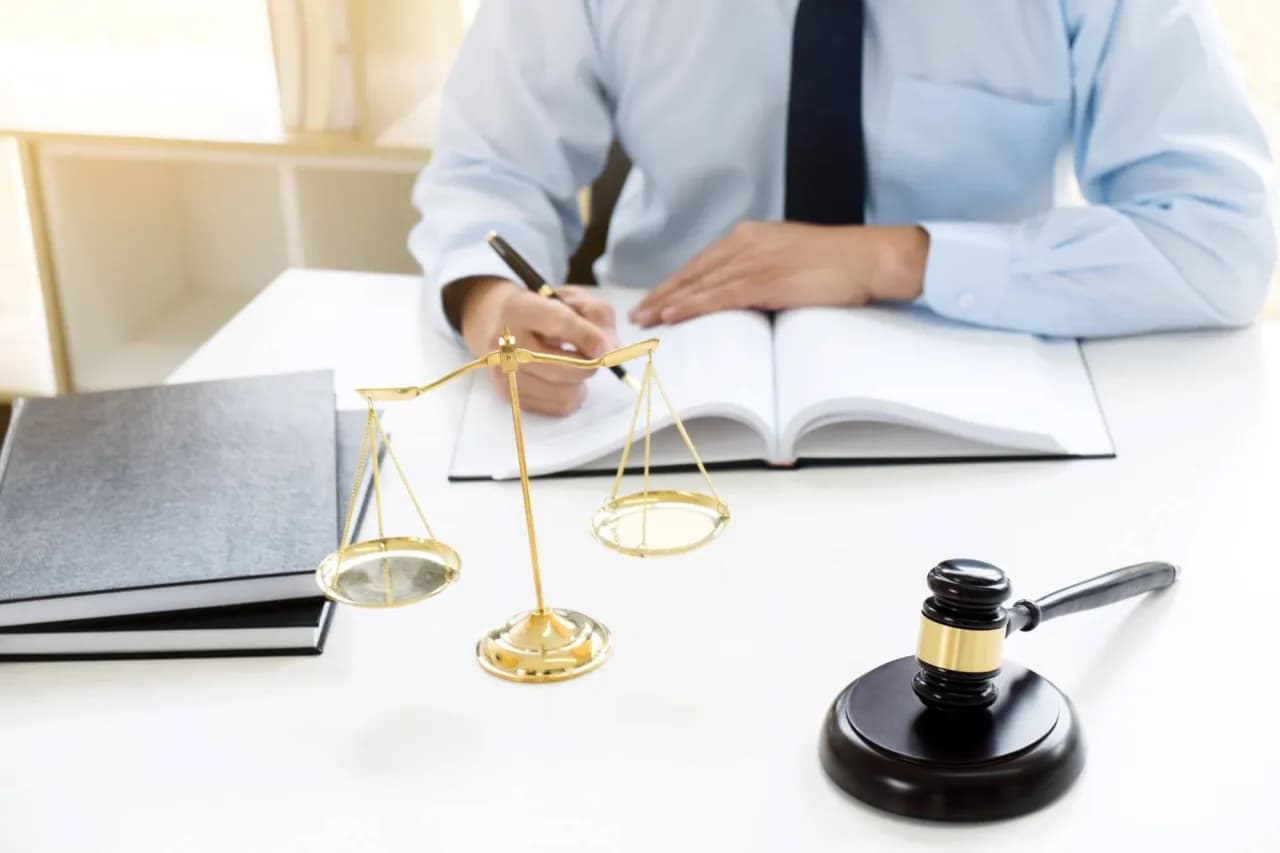 Czy darowizna po ślubie wchodzi do majątku wspólnego? Sprawdź prawdę